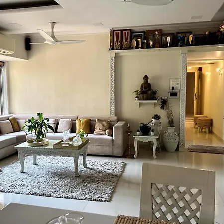 Lovely Two Bedrooms Huge Home In Mumbai